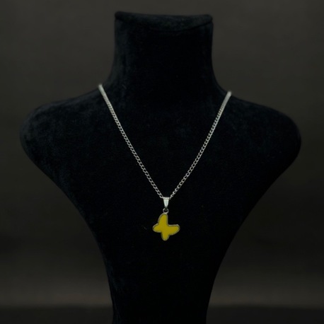 Sarı Kelebek Figürlü Gümüş Renk Kolye