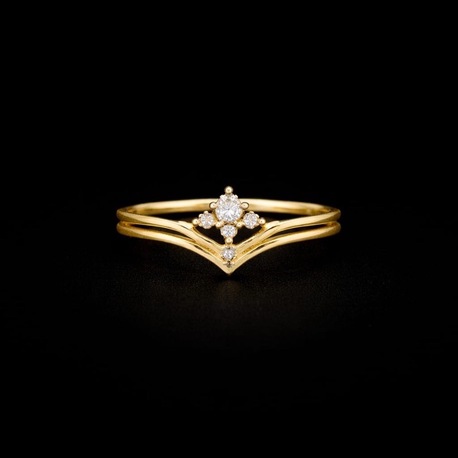 Zarif V Kesim Minimal Taşlı Yüzük