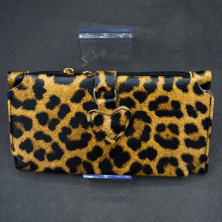 Kalp Detaylı Fermuarlı Kadın Uzun Cüzdan – Leopar Desenli