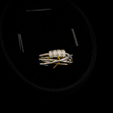 Zarif Çapraz Form Taşlı Yüzük