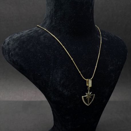 Yıldız Kalkan Figürlü Gold Kolye