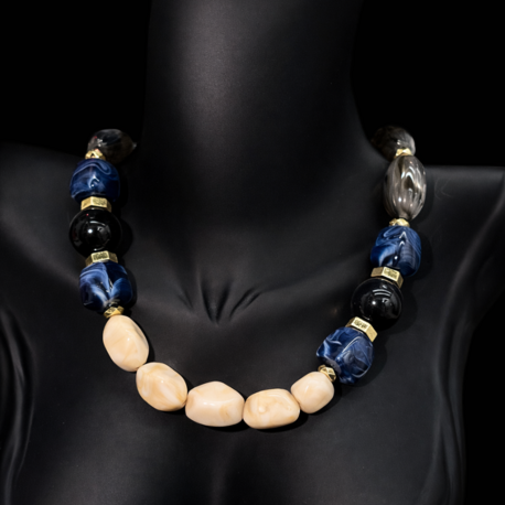 Doğal Taş Görünümlü Gold Detaylı Kolye