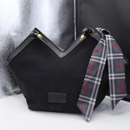 Fular Detaylı Siyah Kadın Çantası