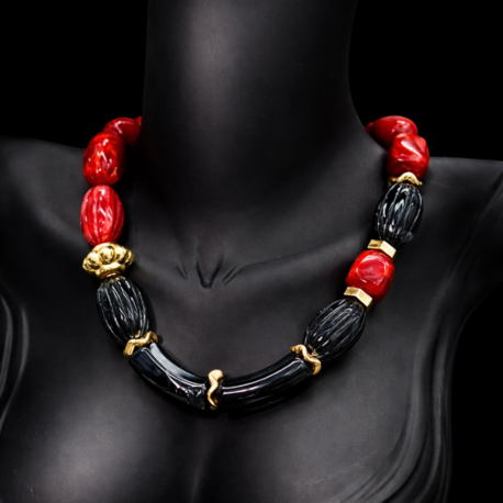 Kırmızı & Siyah Kontrast Tasarım Kolye