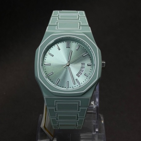 Mint Yeşili Analog Kol Saati – Modern Tasarım