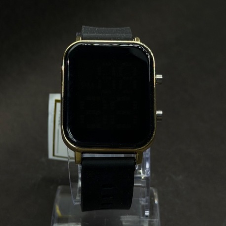 Kare Kasa Dijital Kol Saati – Siyah Kordon