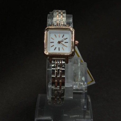 Kare Kasa Rose Gold Çerçeveli Metal Saat