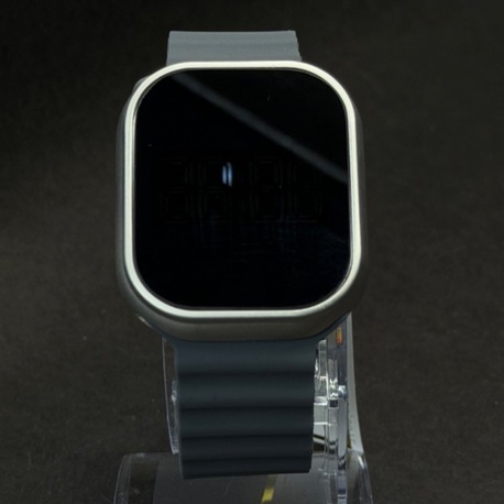 Kare Form Gri Silikon Kordon Saat