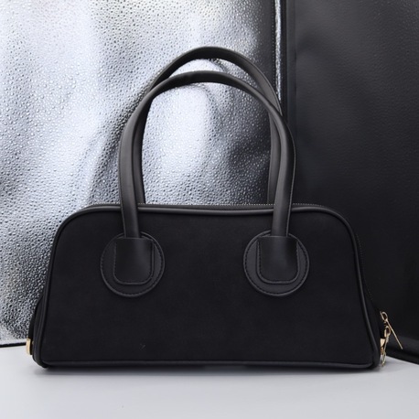 Siyah Minimal Tasarımlı Kadın El Çantası