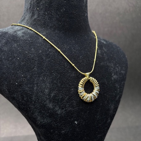 Gold Halka Form Taşlı Kadın Kolye